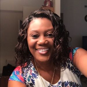 Meet your Posher, Adella